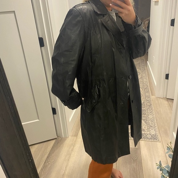 Seville Black Leather Trench Coat Size 44R - Picture 8 of 15